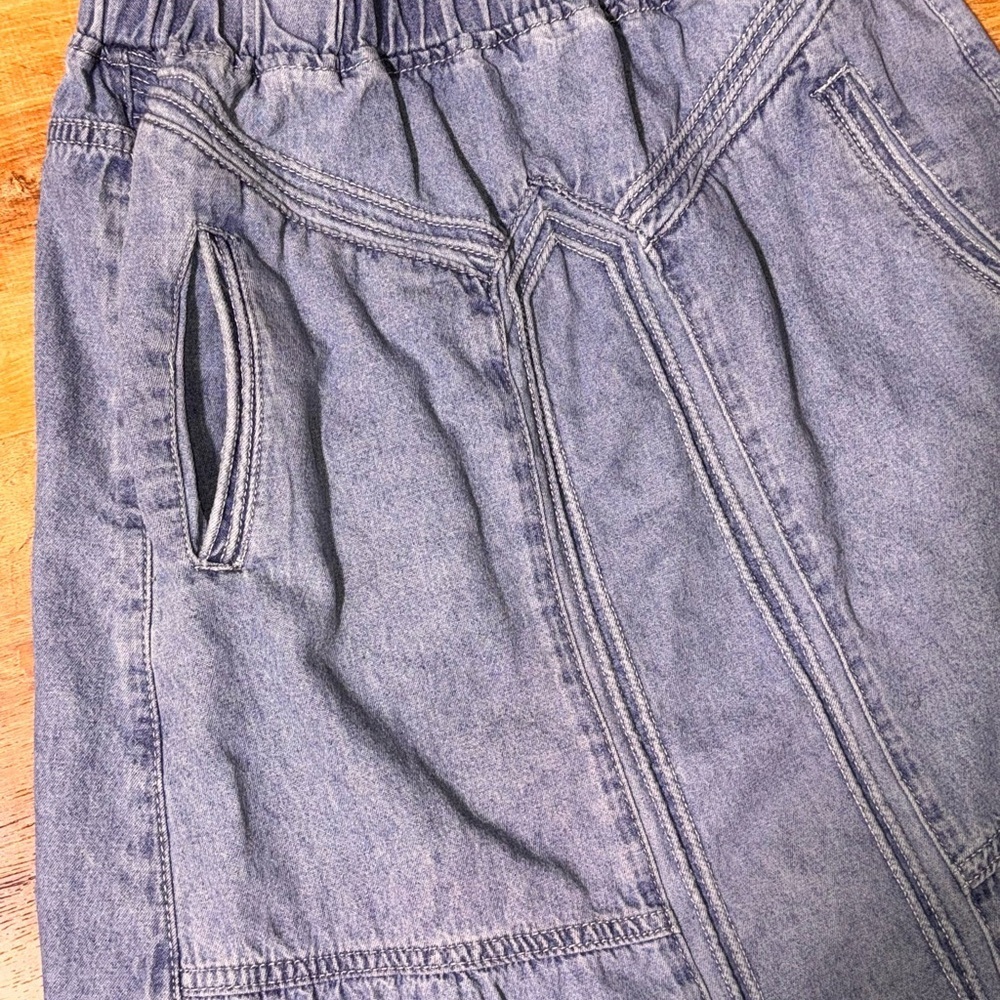 Elegant A-Line Denim Skirt waist 26 - Picture 3 of 6